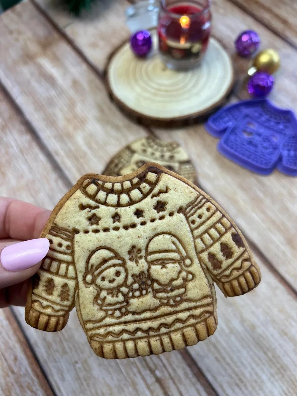 Yılbaşı Kazağı Kurabiye Kalıbı | 8 CM