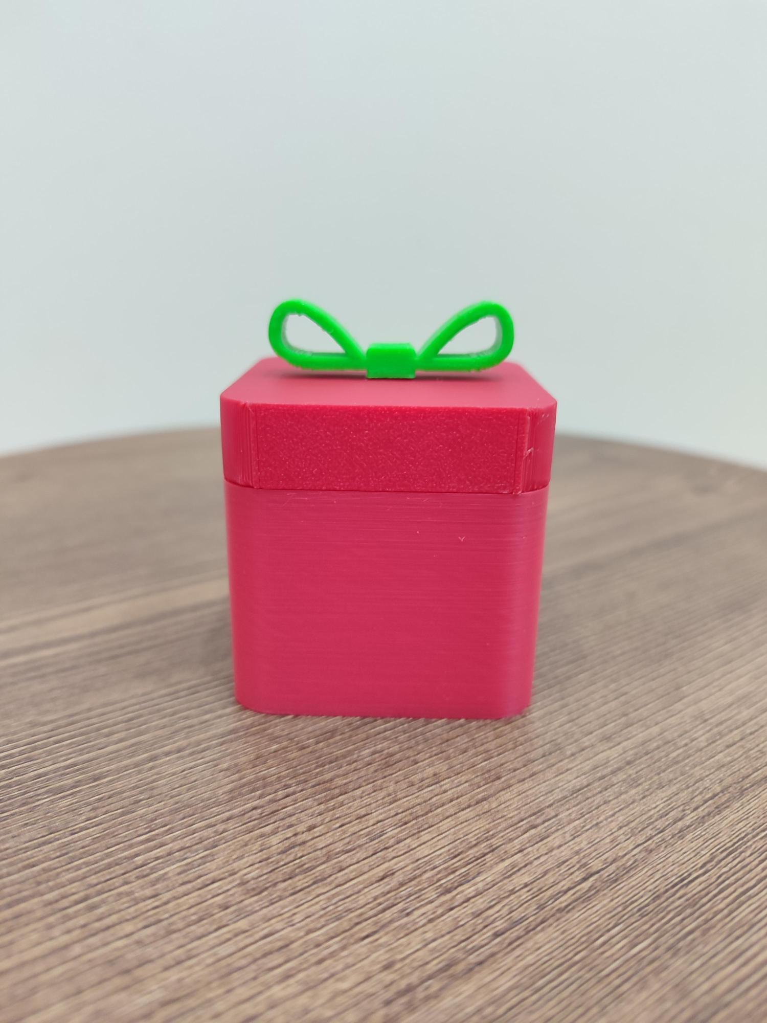 Şaka Kutusu - Hediye Kutusu - İçinden Orta Parmak Fırlar