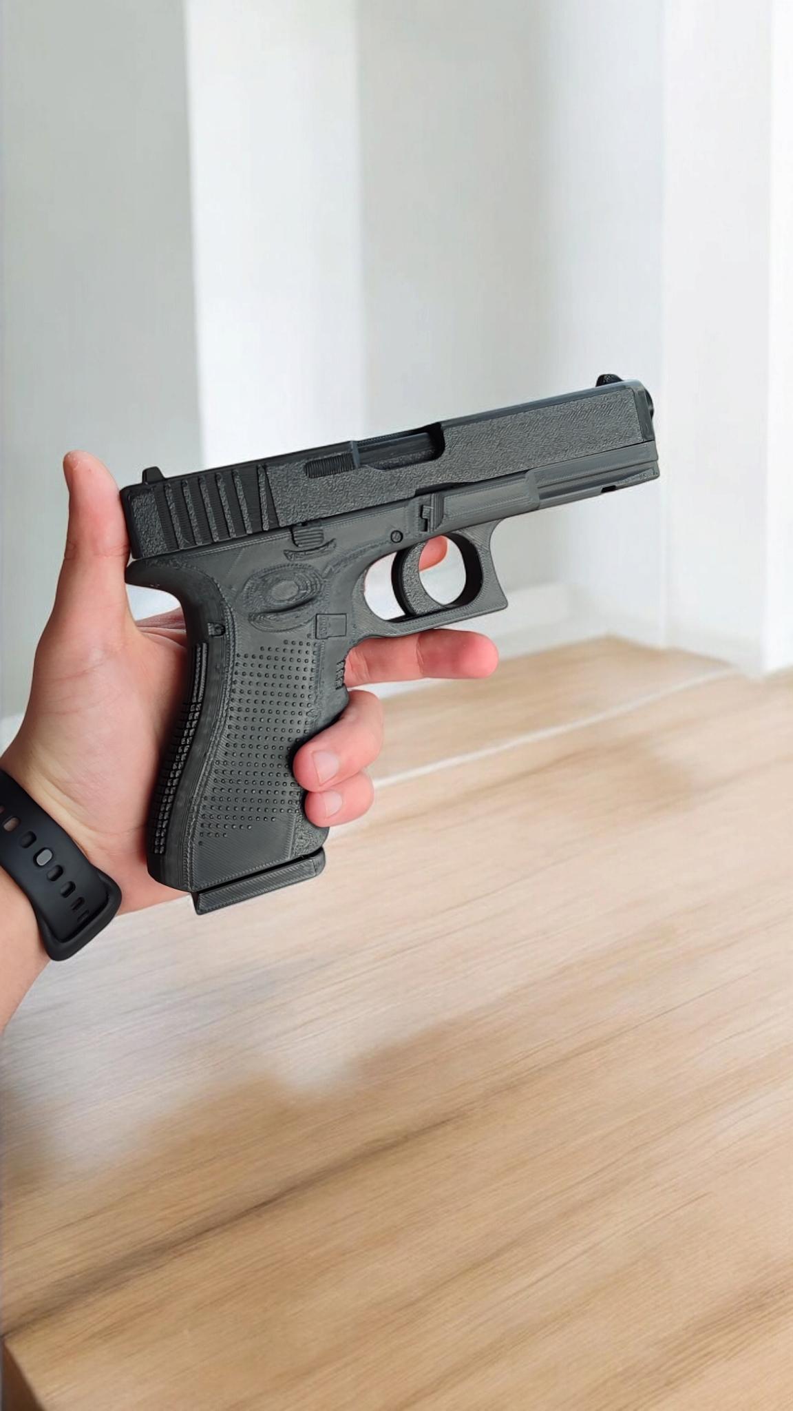 Glock 17 Maketi | Blowback | Hareketli Tasarım