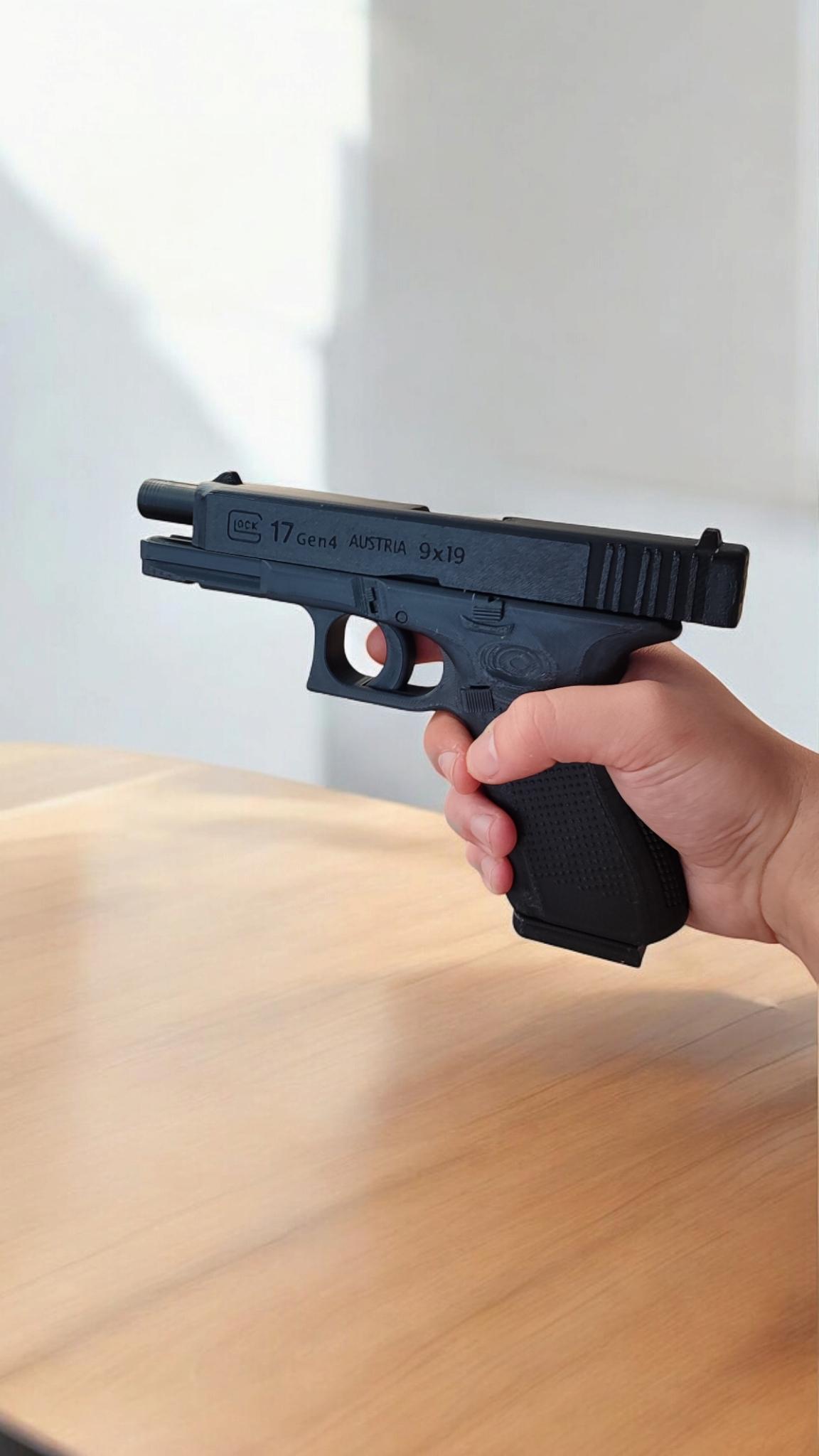 Glock 17 Maketi | Blowback | Hareketli Tasarım
